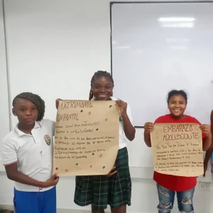 Club Semillas de Mujer en la Biblioteca El Retiro en Cali